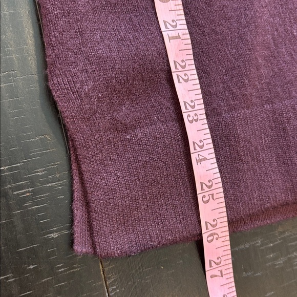 Halogen 100% Cashmere Burgundy V-Neck Sweater Size XS - Picture 8 of 8